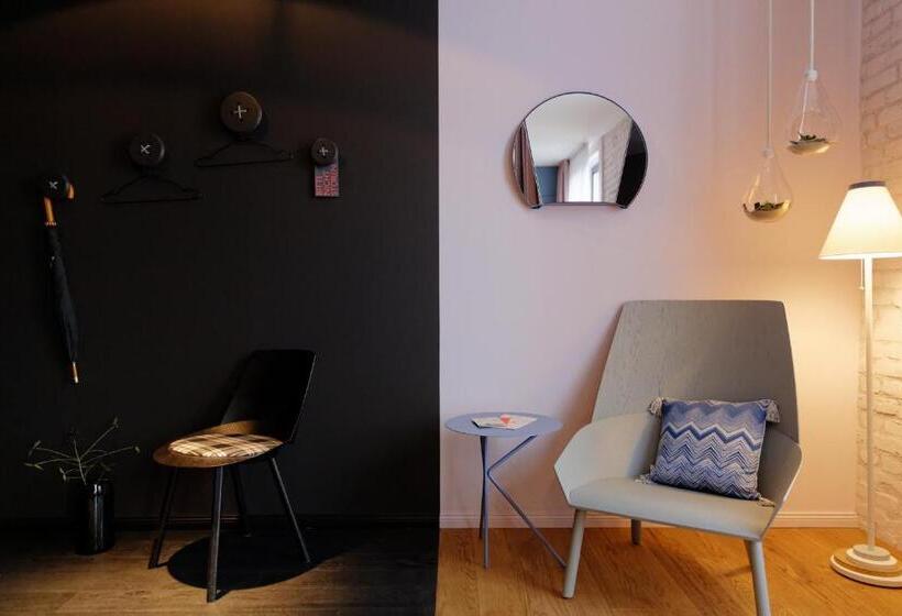 غرفة قياسية, Libertine Lindenberg