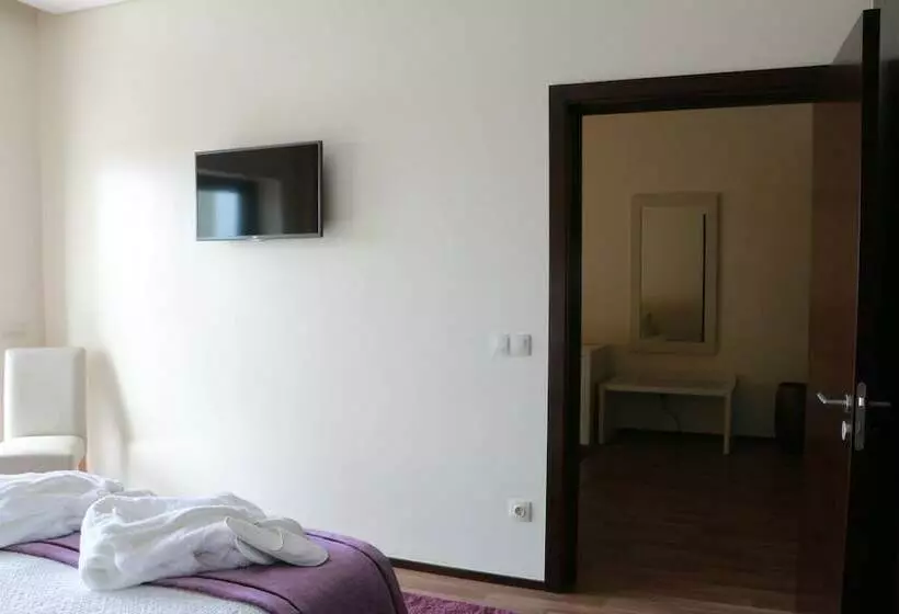 مجموعه ویستا شهر, Monte Lirio