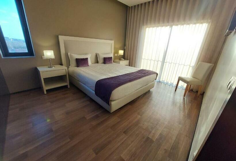 オーシャンビュースイート, Monte Lirio