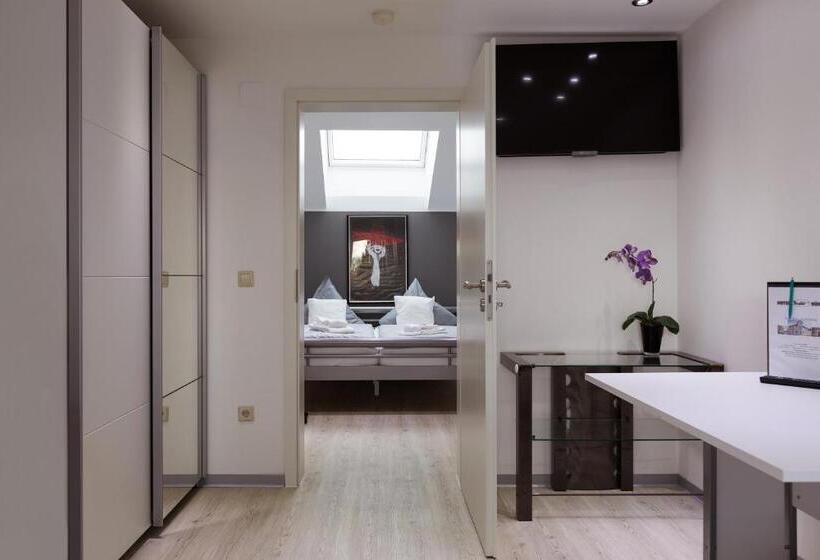 اتاق خانوادگی, Ruhen, 24 Stunden Check In, Kostenfreie Parkplatze