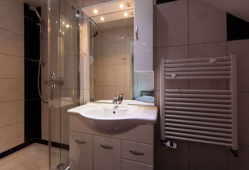 اتاق خانوادگی, Ruhen, 24 Stunden Check In, Kostenfreie Parkplatze