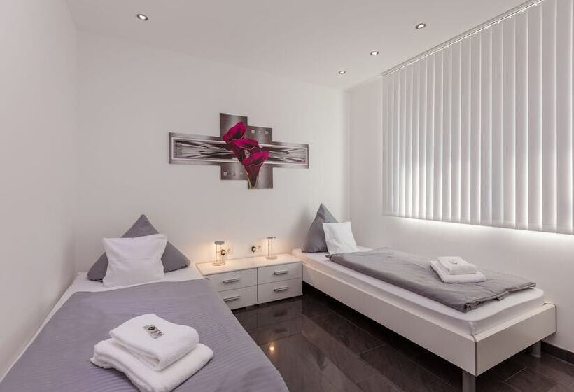 اتاق خانوادگی, Ruhen, 24 Stunden Check In, Kostenfreie Parkplatze