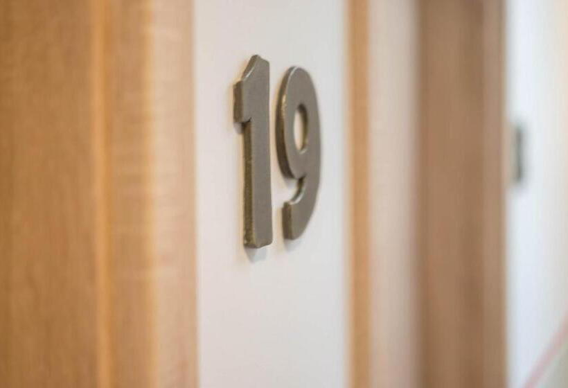 Номер Стандарт, Schumanns Garten