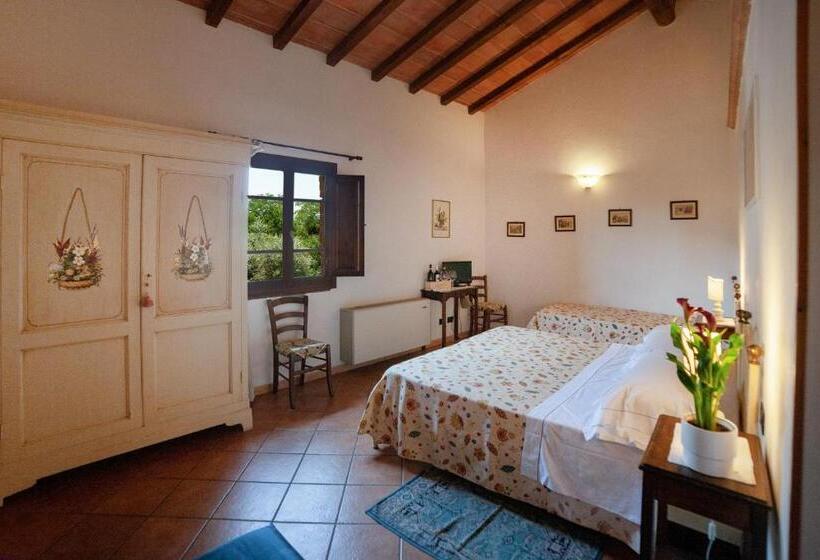 חדר סטנדרט לשלושה, Torciano Hotel Wine & Winery, Tuscany