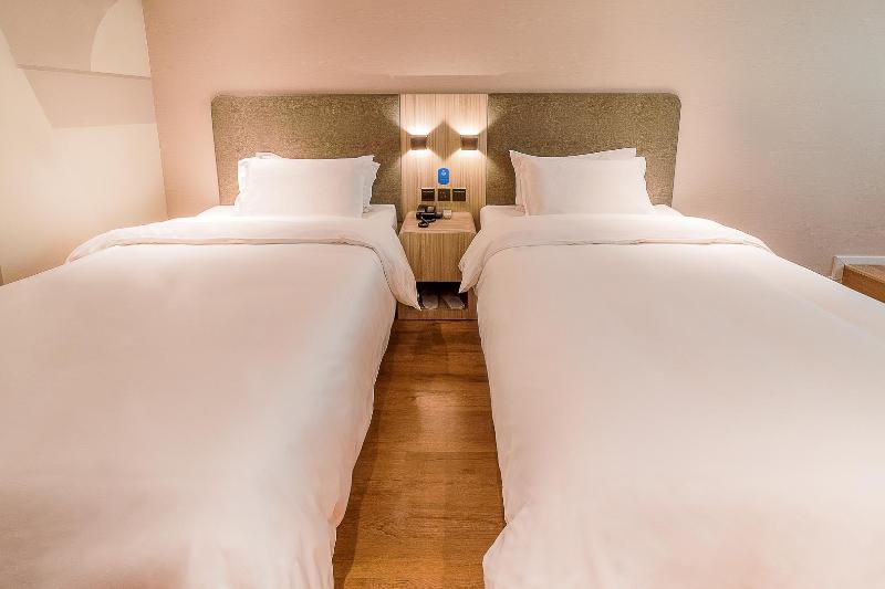 חדר סטנדרט, Hanting