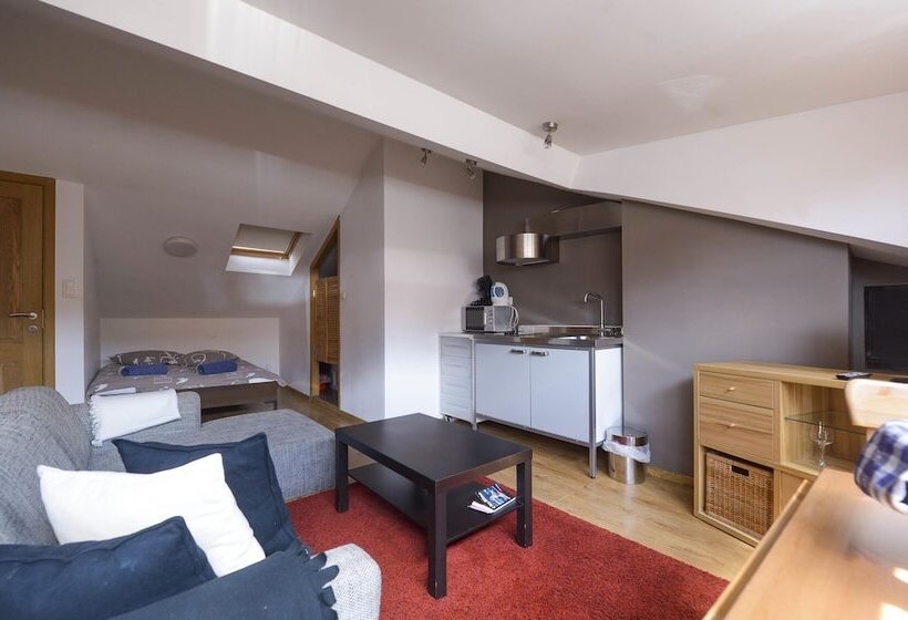 جناح جونيور, Aparthotel Van Hecke