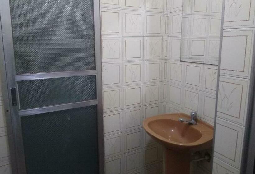 اتاق استاندارد سه نفره, Barão De Tefé