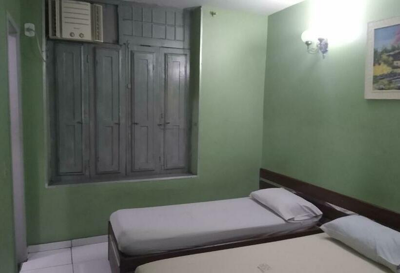 اتاق استاندارد سه نفره, Barão De Tefé