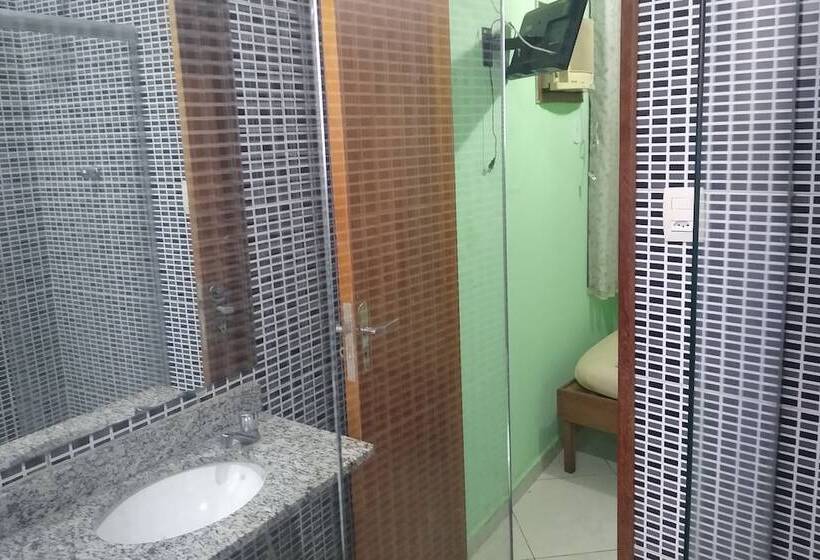 اتاق استاندارد یک نفره, Barão De Tefé