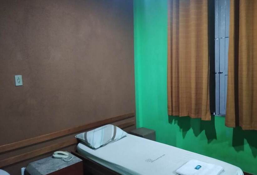 اتاق استاندارد چهار تخته, Barão De Tefé