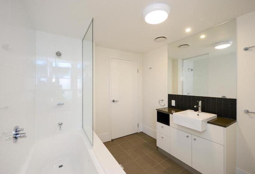 2 Bedrooms Apartment River View, Curtis Central Apartments Official
