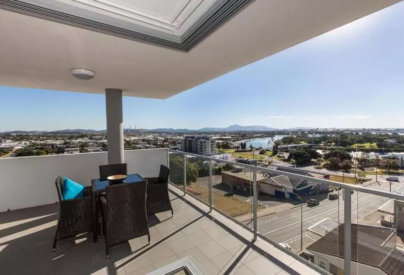 2 Bedrooms Apartment River View, Curtis Central Apartments Official