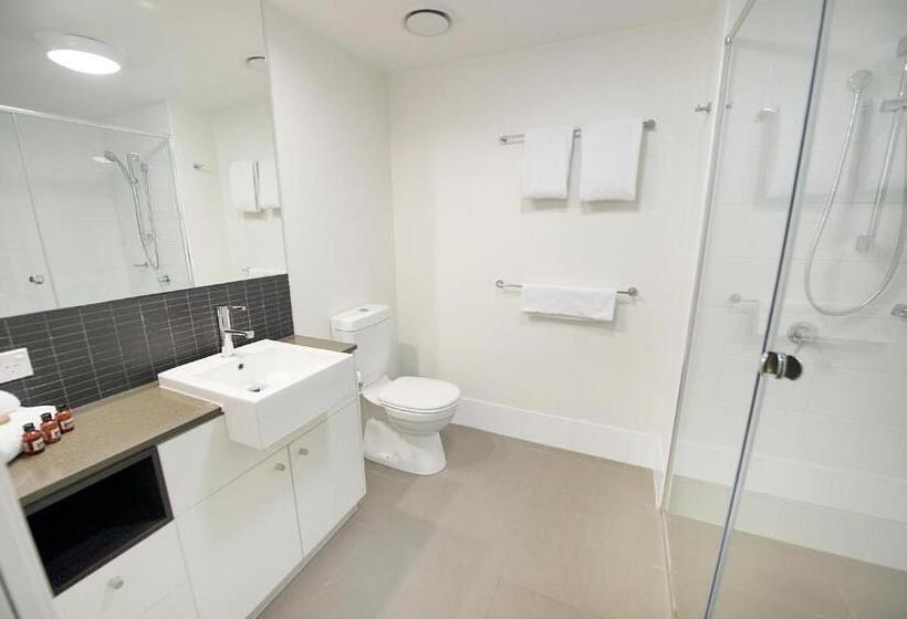 آپارتمان مدیریتی 2 خوابه, Curtis Central Apartments Official