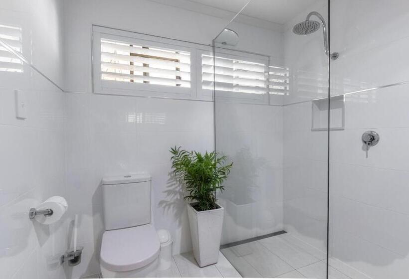 סוויטה, Debbie S Place