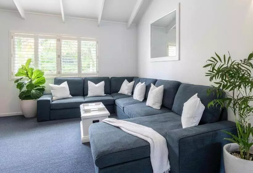 3 Bedroom Suite, Debbie S Place