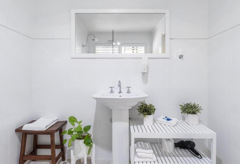 סוויטה, Debbie S Place