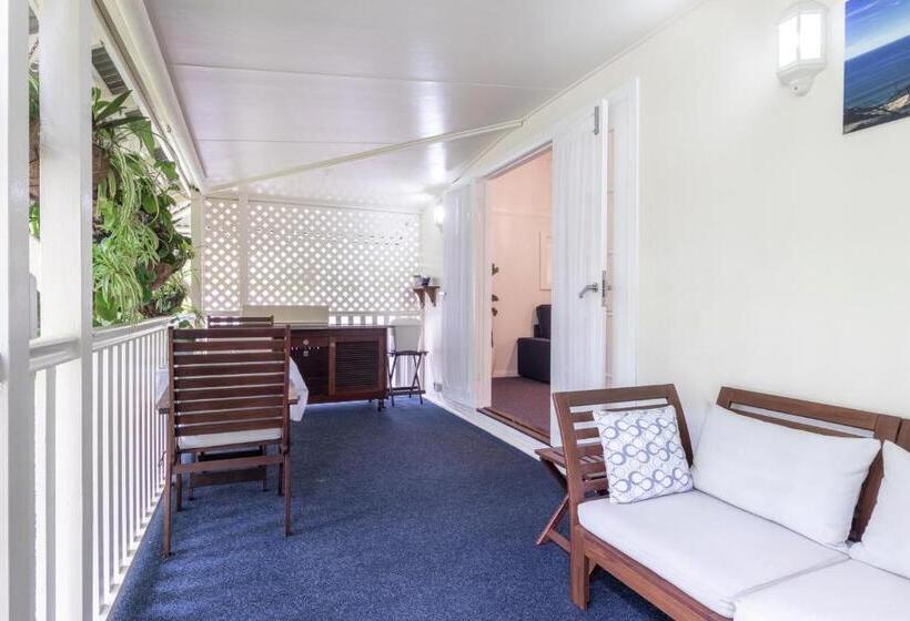 מיטת קינג בסוויטה, Debbie S Place