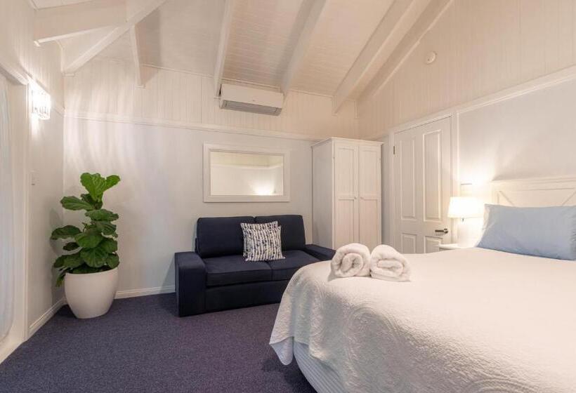 מיטת קינג בסוויטה, Debbie S Place