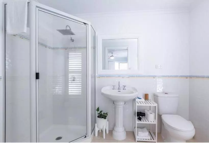 اتاق لوکس, Debbie S Place