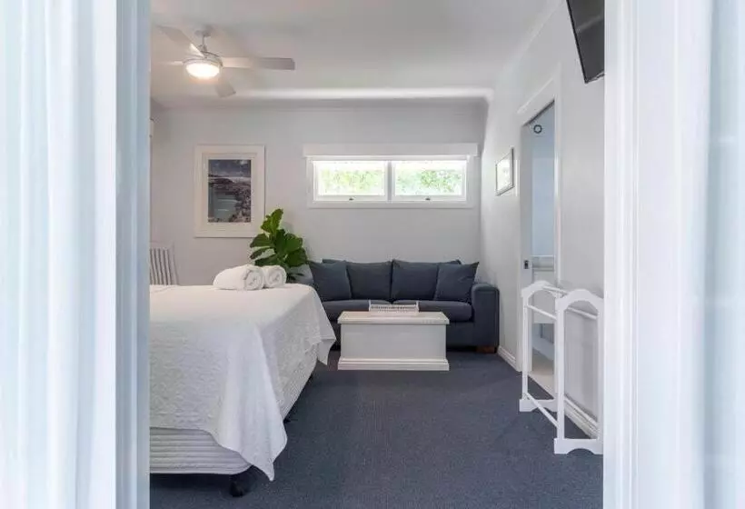 سوئیت 2 خوابه, Debbie S Place