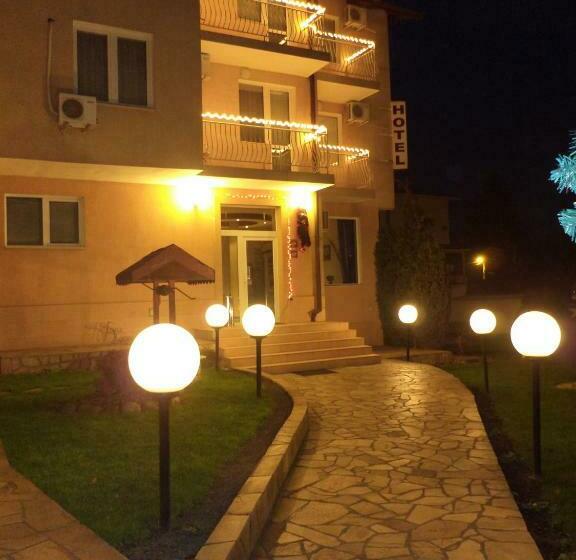 标准单人间, Elit