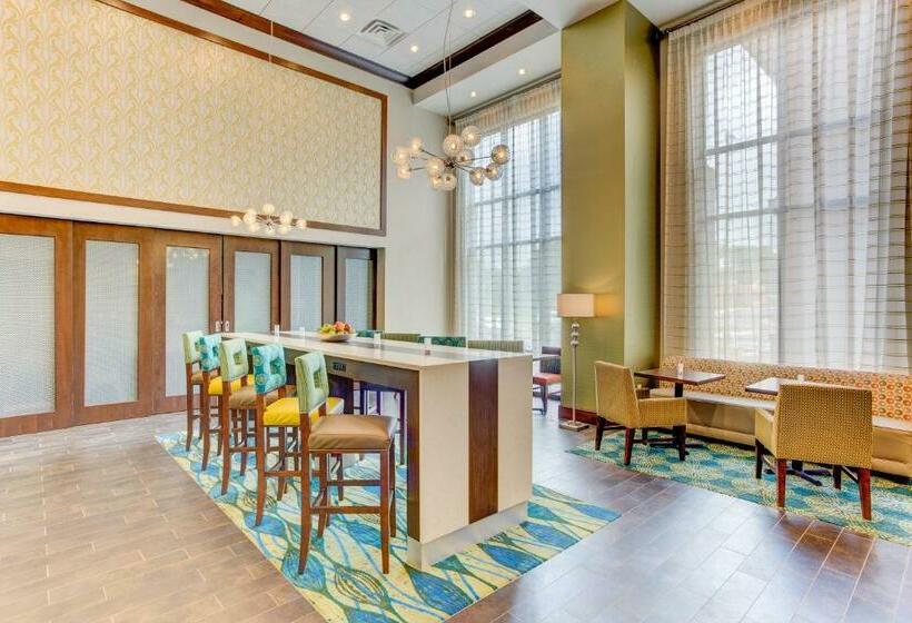 إستوديو قياسى سرير كينج, Hampton Inn & Suites Manchester