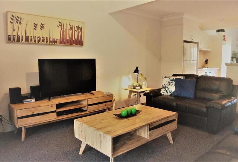 Apartamento 3 Dormitórios, Outrigger Bay