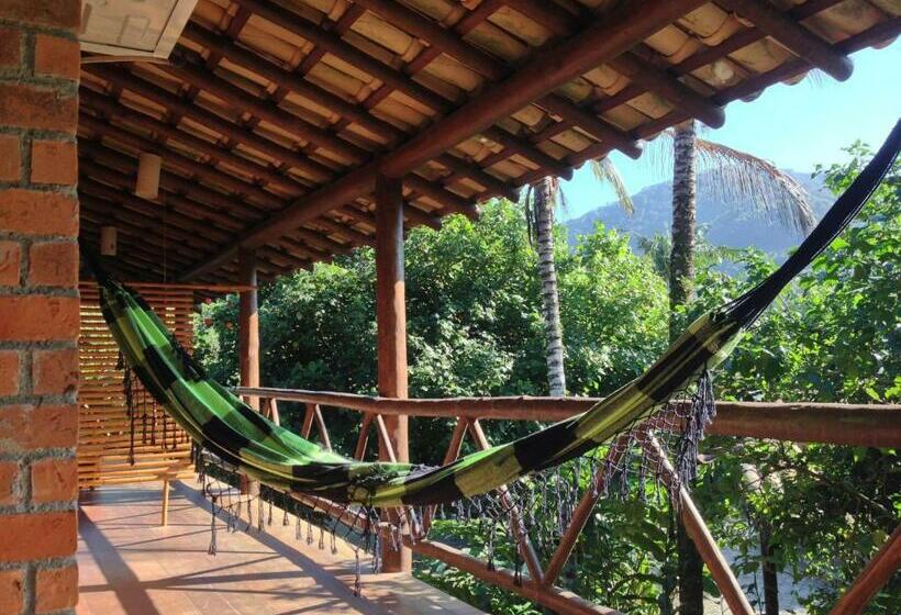 バルコニー付きスタンダードトリプルルーム, Pousada Canto Verde