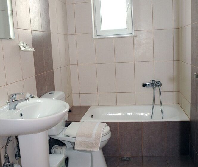 דירת חדר, Evilion