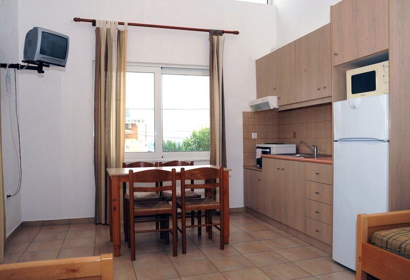 דירת חדר, Evilion