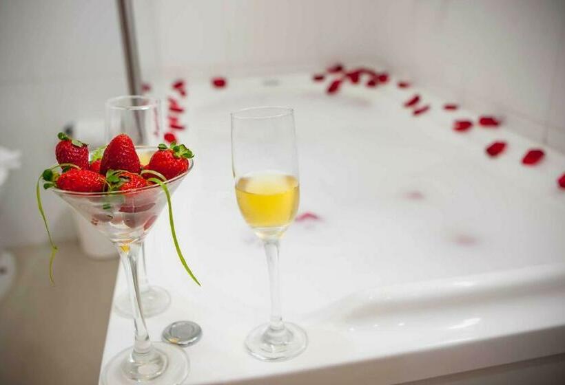 スタンダードルーム, Aruja