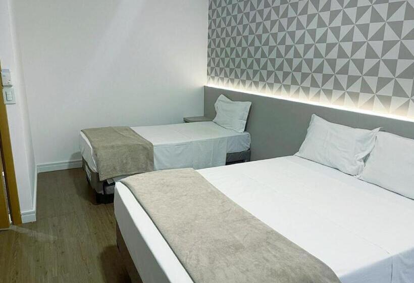 デラックストリプルルーム, Aruja