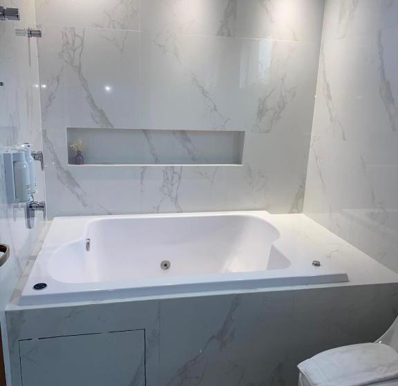 スタンダードルーム, Aruja