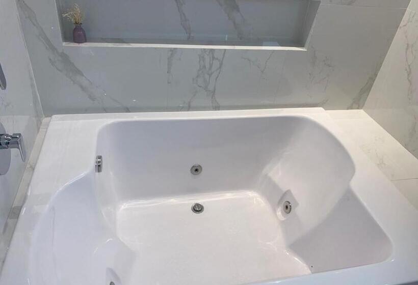 スタンダードルーム, Aruja