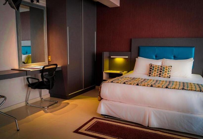 سوییت, Camino Plaza