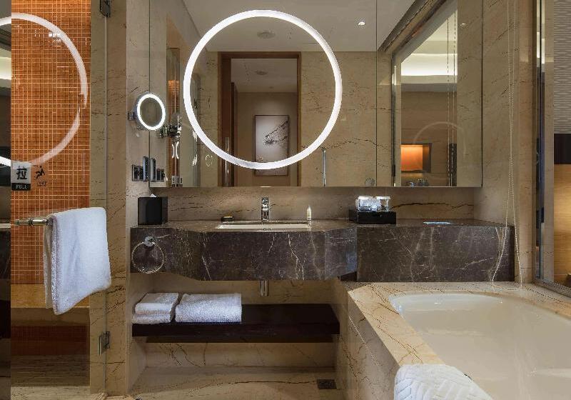 이그제큐티브 룸, Hilton Yantai Golden Coast