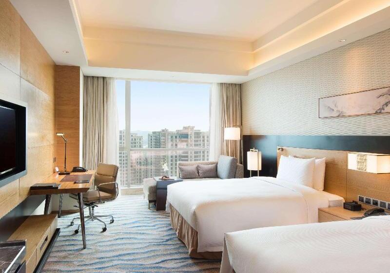 이그제큐티브 룸, Hilton Yantai Golden Coast