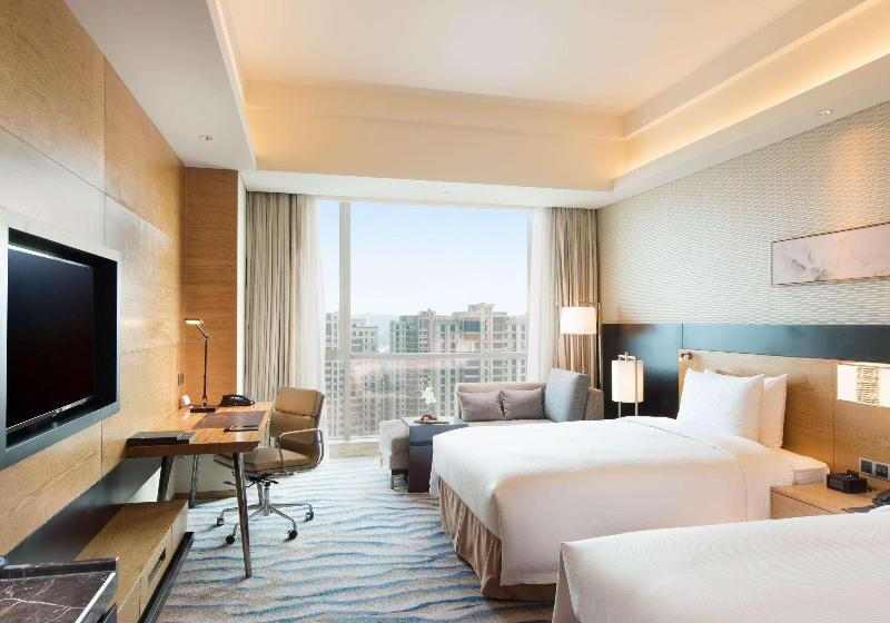 이그제큐티브 룸, Hilton Yantai Golden Coast