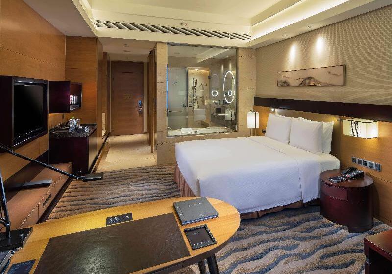 스탠다드 룸 킹사이즈 침대, Hilton Yantai Golden Coast