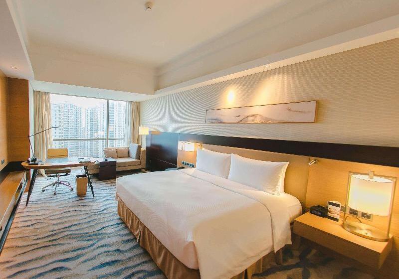 스탠다드 룸 킹사이즈 침대, Hilton Yantai Golden Coast
