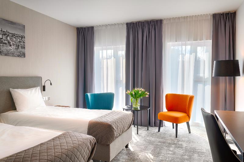 اتاق استاندارد با تخت بزرگ, Hilton Yantai Golden Coast