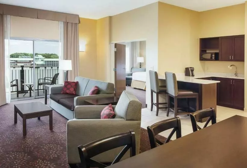 エクゼクティブスイート, Holiday Inn Express & Suites Sandusky, An Ihg