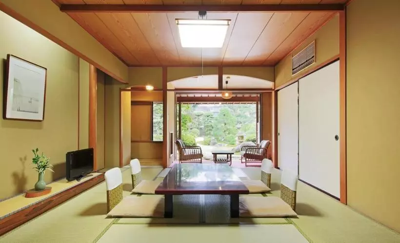 Family Room, Konya
