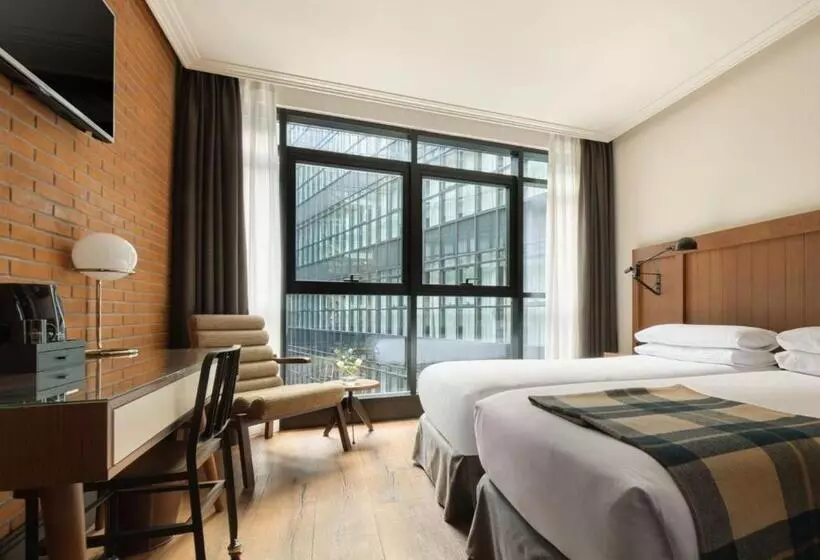 デラックスルーム, Only You Hotel Atocha