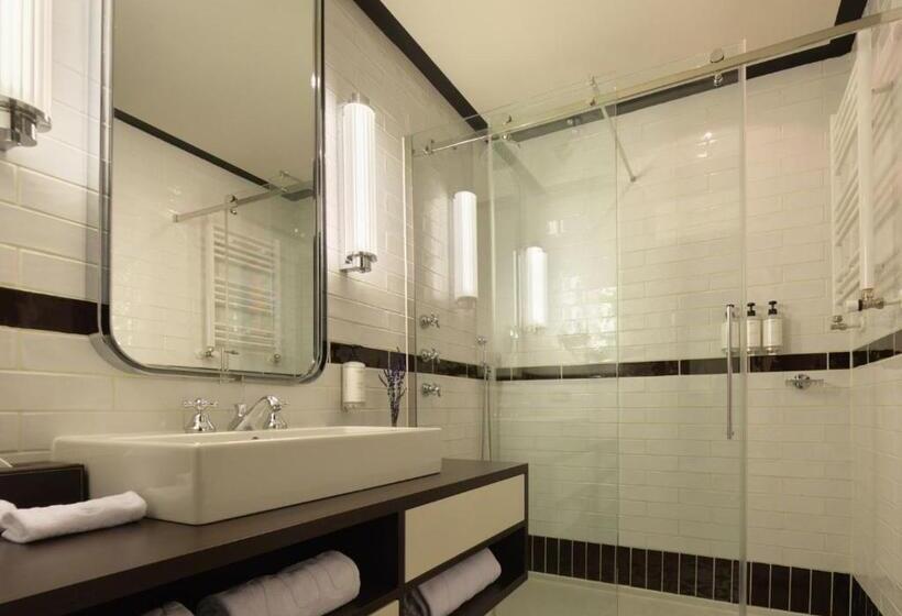 اتاق سوپریور, Only You Hotel Atocha