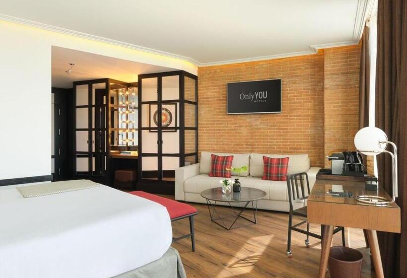 سوییت سوپریور, Only You Hotel Atocha