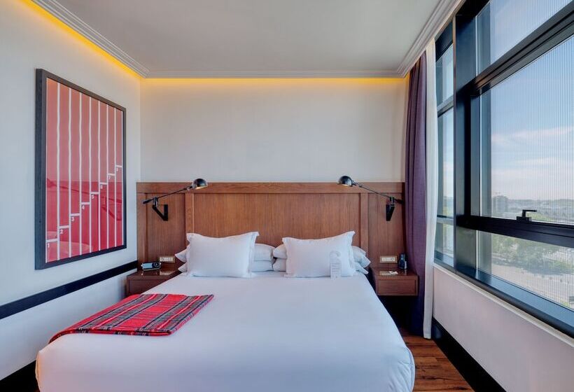 اتاق پرمیوم, Only You Hotel Atocha