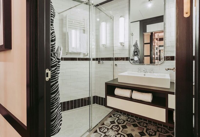اتاق پرمیوم, Only You Hotel Atocha