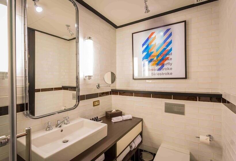 اتاق لوکس با بالکن, Only You Hotel Atocha