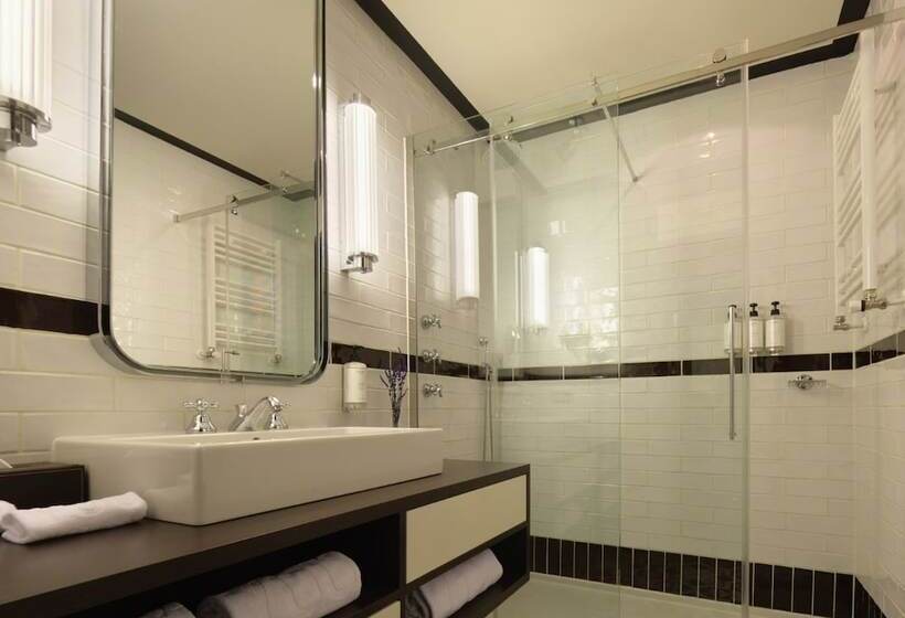 اتاق پریمیوم با بالکن, Only You Hotel Atocha
